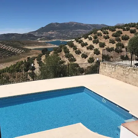 Cortijo Rocas Altas * Iznájar
